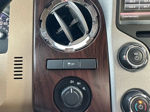 Used 2014 Ford F350 Lariat w/ Lariat Interior Package image 34