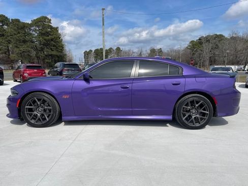 Used 2019 Dodge Charger Scat Pack RWD image 4