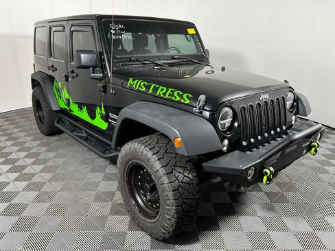 Used 2018 Jeep Wrangler Unlimited Sport S AWD/4WD image 3