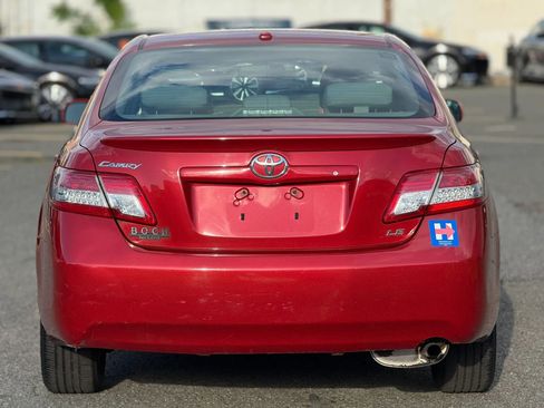 Used 2011 Toyota Camry LE w/ LE Extra-Value Pkg FWD image 4