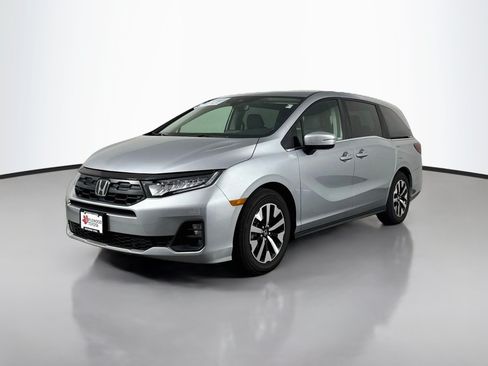 Used 2026 Honda Odyssey EX-L image 3