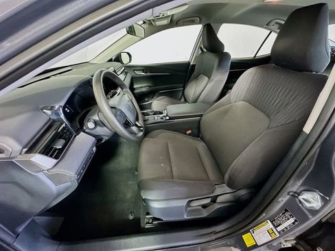 Used 2025 Toyota Camry LE image 12