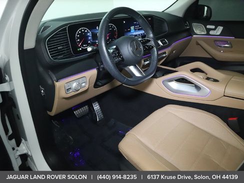 Used 2024 Mercedes-Benz GLS 580 4MATIC image 16