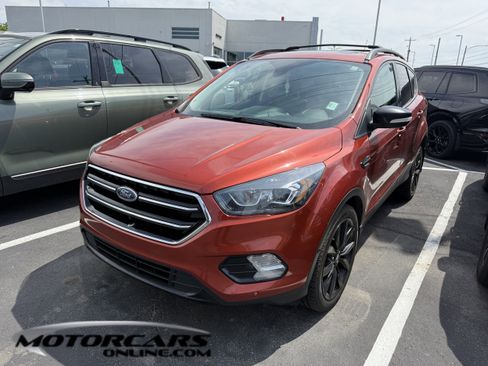 Used 2019 Ford Escape Titanium AWD/4WD image 1