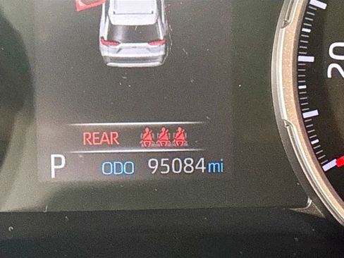 Used 2019 Toyota RAV4 XLE w/ Convenience Package image 14