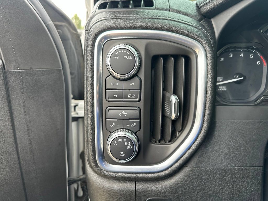 Used 2020 GMC Sierra 1500 SLE AWD/4WD image 11