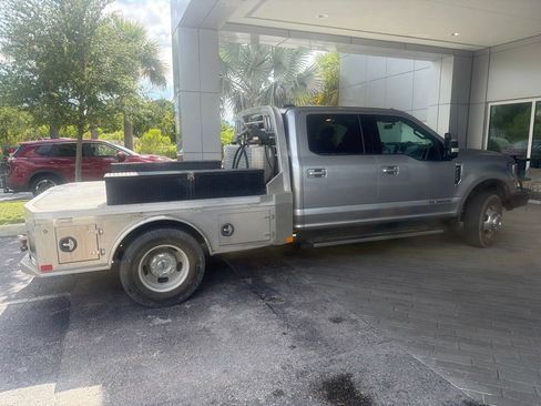 Used 2022 Ford F350 Lariat w/ FX4 Off-Road Package AWD/4WD image 3