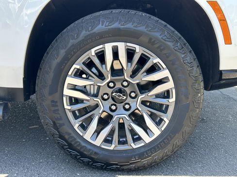 Used 2025 Chevrolet Tahoe Z71 AWD/4WD image 7