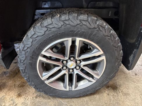 Used 2021 Chevrolet Colorado W/T w/ Custom Special Edition image 6