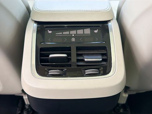 Used 2025 Volvo XC90 B5 Plus w/ Protection Package Premier AWD/4WD image 19