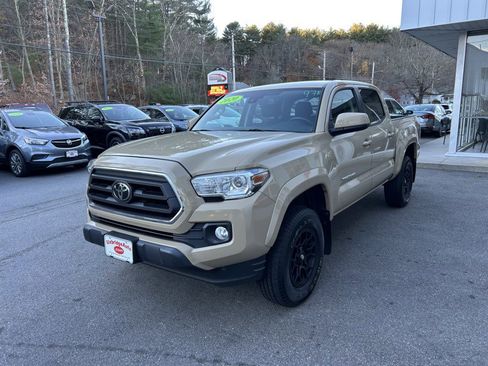 Used 2020 Toyota Tacoma DOUBLE CAB image 4
