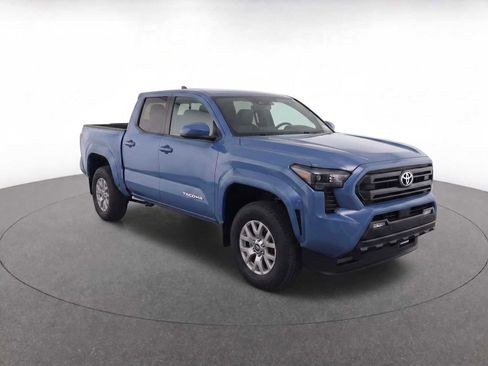Used 2026 Toyota Tacoma SR5 AWD/4WD image 3