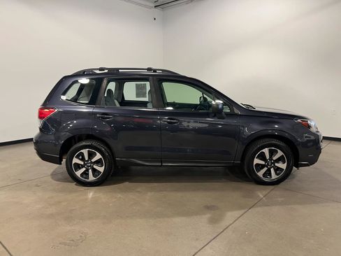 Used 2018 Subaru Forester 2.5i w/ Alloy Wheel Package image 2
