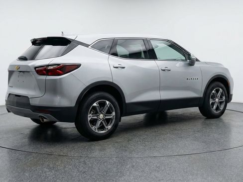 Used 2025 Chevrolet Blazer LT FWD image 9