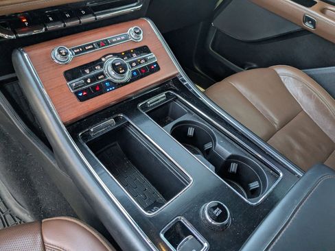 Used 2022 Lincoln Aviator Reserve w/ Equipment Group 201A image 19