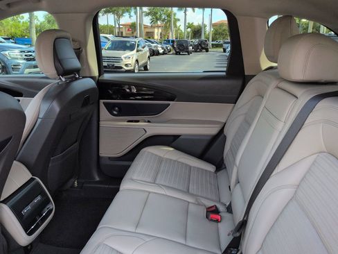 Used 2025 Lincoln Nautilus Reserve w/ Jet Appearance Package AWD/4WD image 14