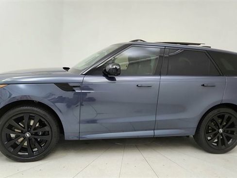 Used 2025 Land Rover Range Rover Sport Dynamic SE image 3