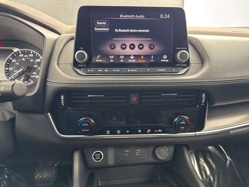 Used 2022 Nissan Rogue SV AWD/4WD image 16
