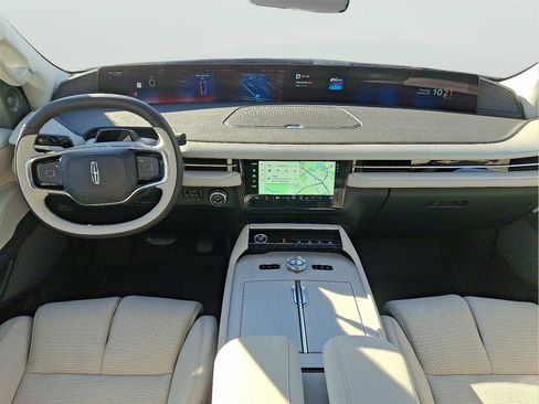 New 2025 Lincoln Navigator Reserve image 11