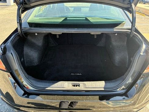 Used 2024 Nissan Altima 2.5 SR FWD image 16
