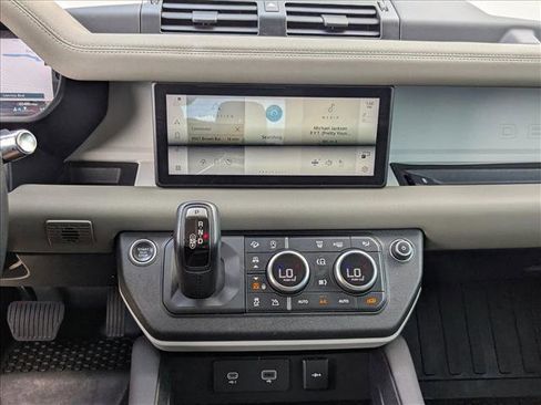 Used 2020 Land Rover Defender 110 SE AWD/4WD image 15