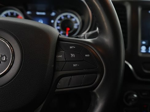 Used 2020 Jeep Cherokee Trailhawk w/ Cold Weather Group AWD/4WD image 19