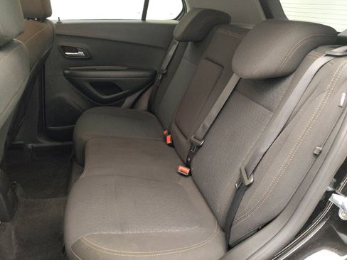 Used 2020 Chevrolet Trax LS w/ Tint and Cruise Package FWD image 18