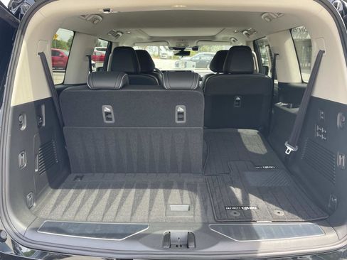 Used 2025 INFINITI QX80 Sensory AWD/4WD image 8