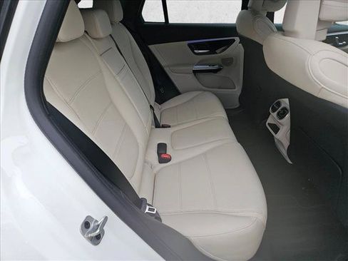 Used 2025 Mercedes-Benz GLC 300 image 19