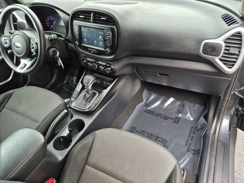 Used 2020 Kia Soul LX FWD image 18