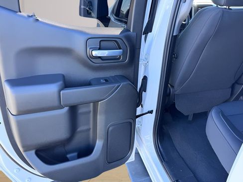 Used 2021 Chevrolet Silverado 1500 Custom image 8