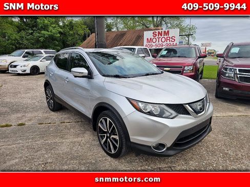 Used 2018 Nissan Rogue Sport SL FWD image 1