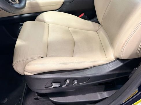 Used 2017 Cadillac XT5 Luxury w/ Driver Awareness Package FWD image 18