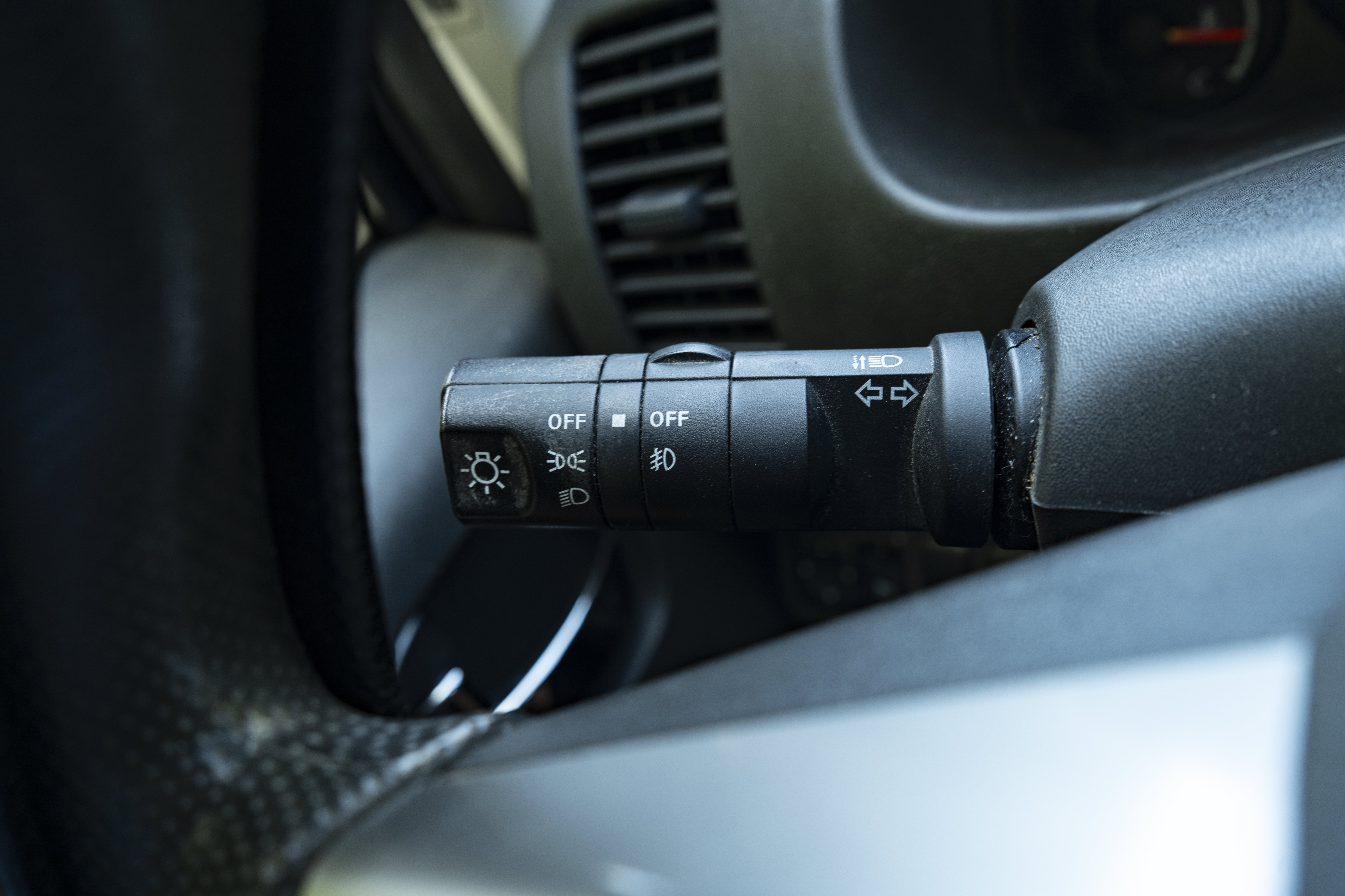 Used 2020 Nissan Frontier SV RWD image 22