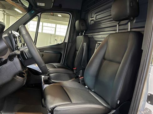 Used 2026 Mercedes-Benz Sprinter 2500 image 25