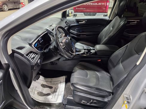Used 2018 Ford Edge Titanium w/ Equipment Group 301A FWD image 24