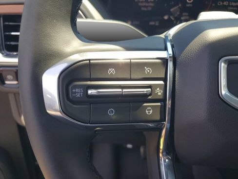 Used 2026 GMC Yukon Denali w/ Denali Reserve Package AWD/4WD image 12
