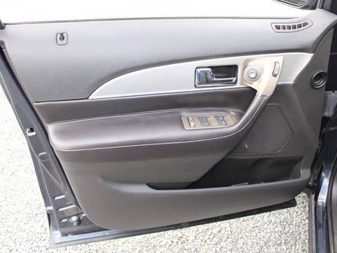 Used 2013 Lincoln MKX AWD image 19