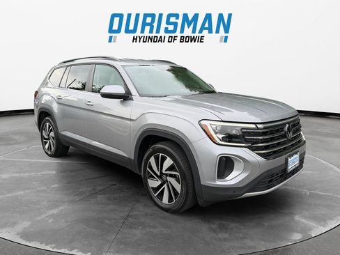 Used 2024 Volkswagen Atlas SE AWD/4WD image 1