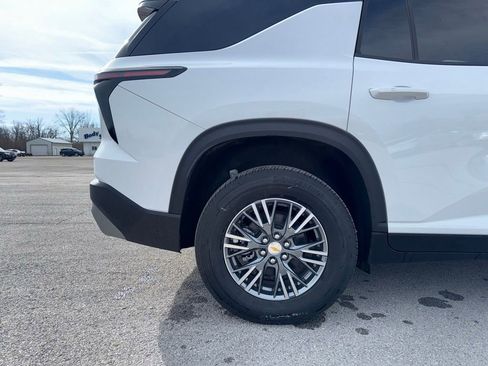 Used 2025 Chevrolet Traverse LT w/ Driver Confidence Package image 12