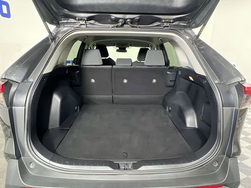 Used 2021 Toyota RAV4 XLE AWD/4WD image 24