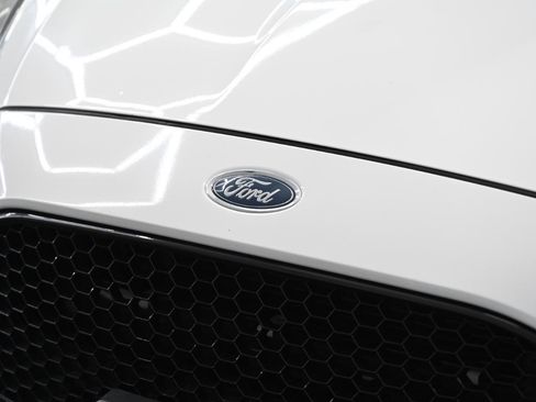 Used 2017 Ford Focus ST w/ Equipment Group 401A FWD image 11