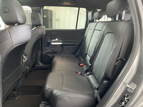 Used 2025 Mercedes-Benz GLB 250 4MATIC image 13