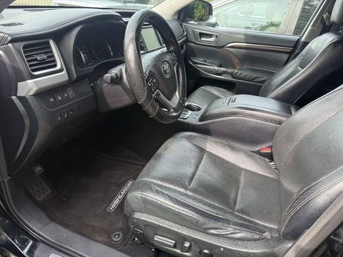 Used 2015 Toyota Highlander Limited Platinum AWD/4WD image 8