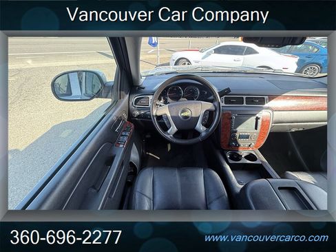 Used 2013 Chevrolet Tahoe LT w/ Luxury Package AWD/4WD image 28