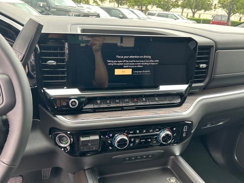 New 2026 GMC Sierra 2500 SLT w/ SLT Premium Package image 16