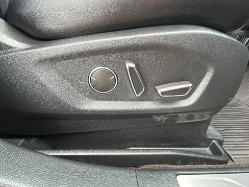 Used 2019 Ford Edge Titanium w/ Equipment Group 301A AWD/4WD image 42