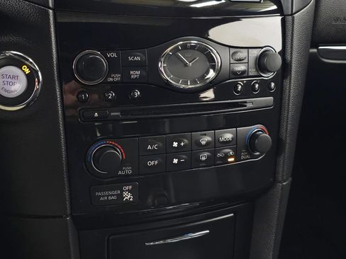 Used 2016 INFINITI QX70 AWD w/ Premium Package image 29