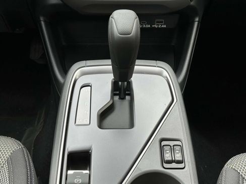 Used 2024 Subaru Crosstrek 2.0i Premium AWD/4WD image 12