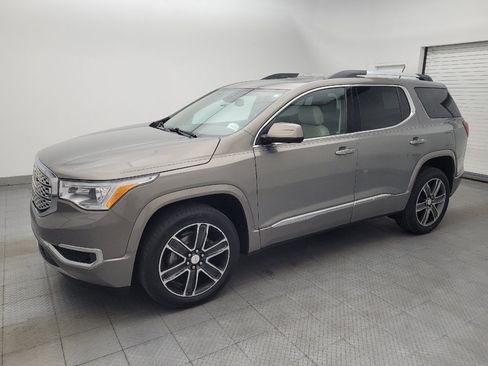 Used 2019 GMC Acadia Denali w/ Technology Package FWD image 2